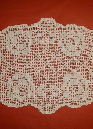 Вязаная салфетка ручной работы