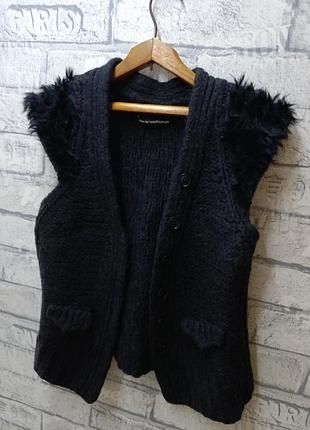 Гарна тепла жилетка