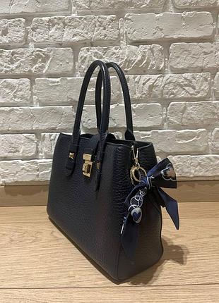 Cиняя кожаная сумка furla