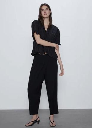 Новые брюки zara/ асимметричный фасон