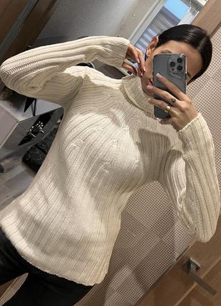 Zara свитер молочный белый