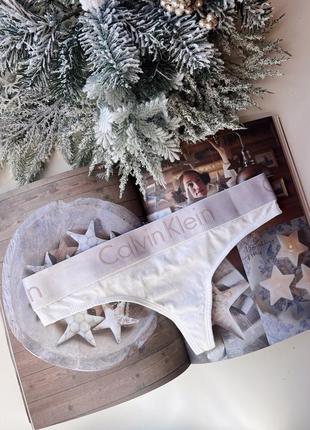 Жіночі білі трусики стрінги calvin klein