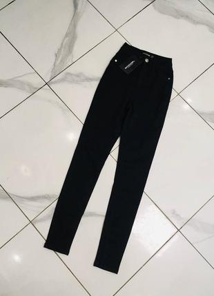 Новые чёрные джинсы скинни prettylittlething shape xs