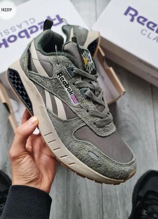 Мужские кроссовки brand new with original box Reebok Energylux 2.0 Q46569 Ftwwht Conavy Vecred hexalite
