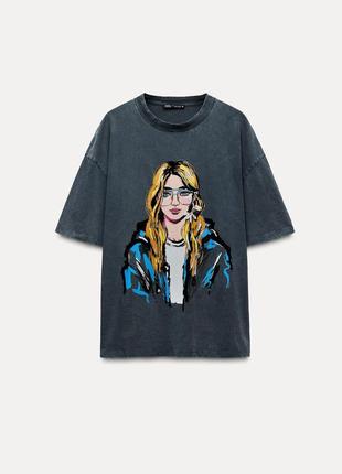 Zara футболка бавовняна з вареним ефектом принт дівчина сіра розмір с нова