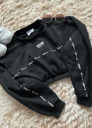 Укороченный свитшот adidas