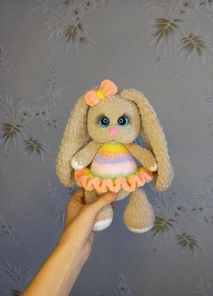 Вязаный плюшевый зайчик, ручная работа, 25 см. вязаная зайка в цветном платье