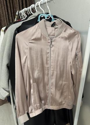 Атласний бомбер h&m