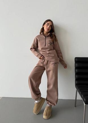 Костюм спортивный женский теплый на флисе оверсайз кофта на молнии брюки на высокой посадке с карманами качественный кэмел синий