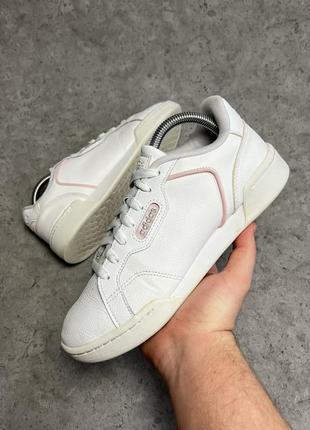 Шкіряні кросівки adidas roguera eg2662