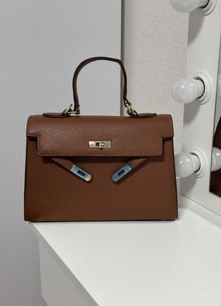 Стильная яркая сумочка