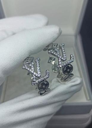 Стильные серьги