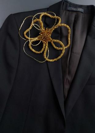 Брошка квітка зі стразового шнура