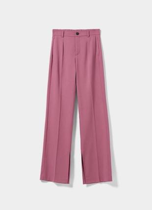 Новые розовые брюки с разрезами bershka