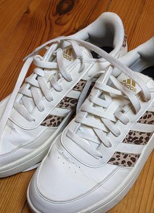 Кроссовки белые adidas
