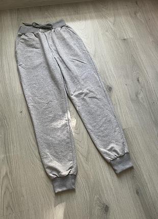 Женские спортивные штаны