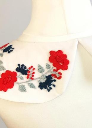 Вышитый воротник