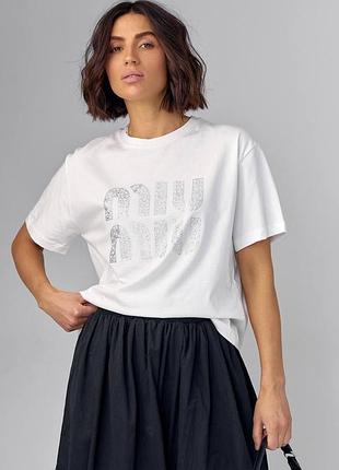 Білосніжна футболка