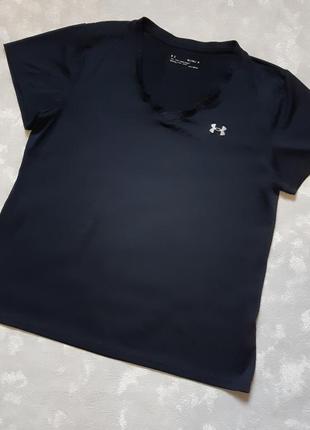 Чорна спортивна футболка