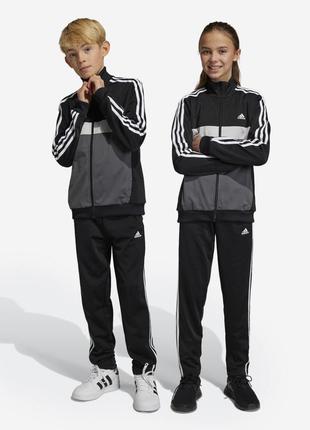 Кофта на замке adidas