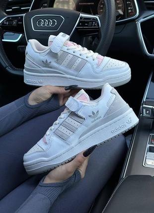Женские кроссовки adidas forum