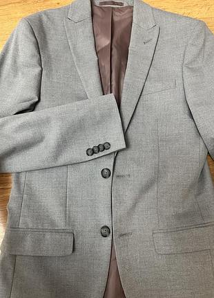 Стильний чоловічий піджак slim fit