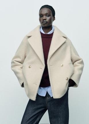 Укорочене пальто двобортне зара zara напів пальто букле