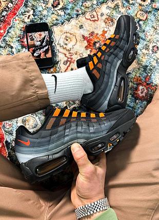 Чоловічі кросівки високої якості щільний матеріал зручні в носінні гарно сидять на нозі кросівки