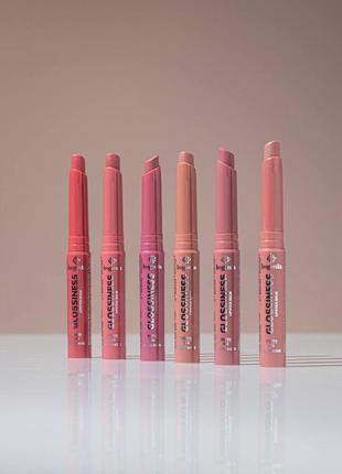 Помада-бальзам для губ 💄