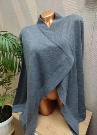 Красивый шерстяной кардиган кофта