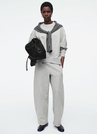 Джогери cos в наявності