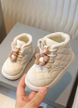 Легенькі, тепленькі черевики