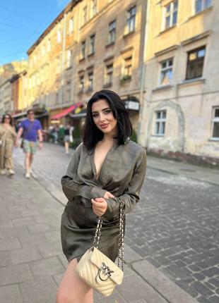 Сукня зелена атласна