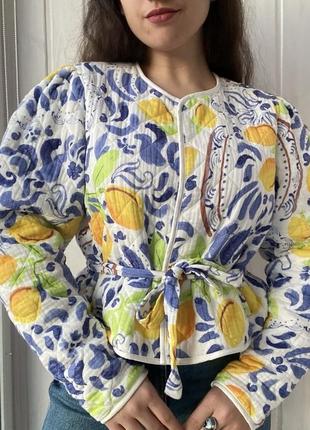 Живописна барвиста яскрава бавовняна стьобана куртка reserved лимони