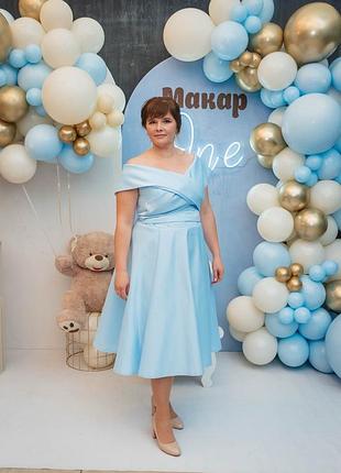 Красивое платье голубое