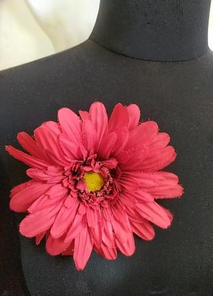 Брошь цветок "гербера" стильная