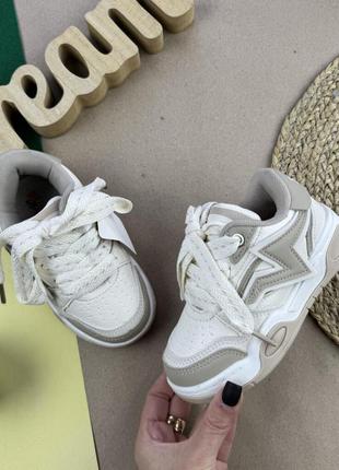 Детские весенние кроссовки