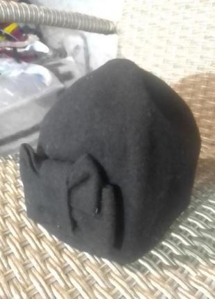 Вовняна жіночна шляпка/шапка