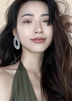 Необычные овальные серьги