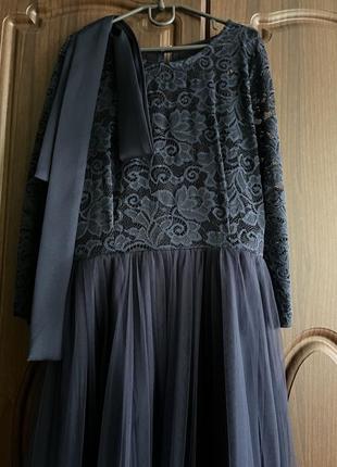 Вечернее платье с кружевом