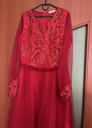 Кружевное платье на выпускной