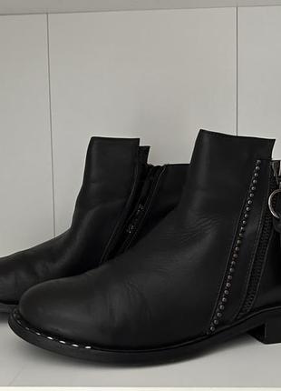 Жіночі черевики демісезонні