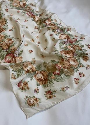 Цветочный шелковый шарф