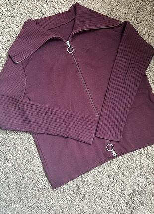 Светрик на застібці