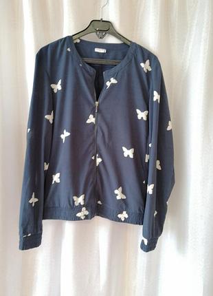Літній бомбер на змійці принт метелики підкладка шифон розмір м  , етикетки всі зрізані  , склад не