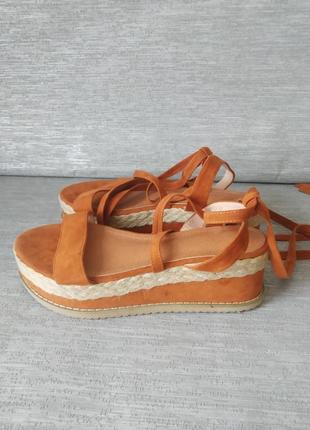 Босоножки с завязками босоножки на высокой платформе