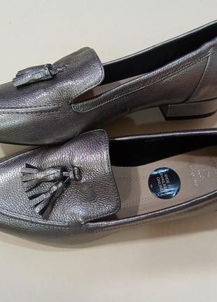 Брендовые новые красивые туфли-лоферы из натуральной кожи р.39-40. нюанс!