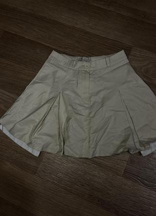 Бежевая короткая юбка