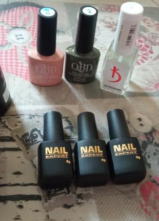 Для манікюру гель лаком.