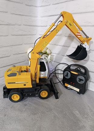Экскаватор dickie toys liebherr на дистанционном управлении звук 53 см